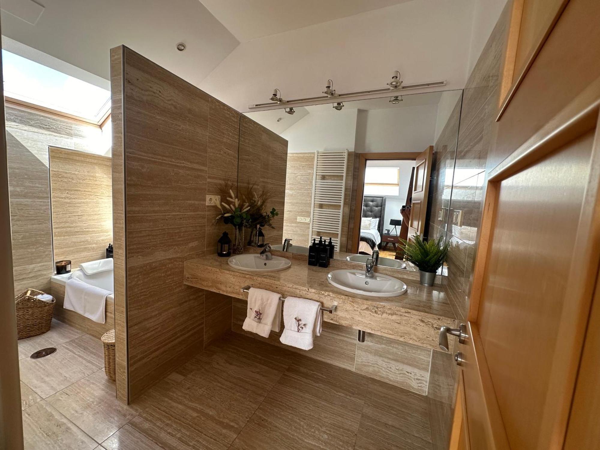 Bustos Home Apartamento Хихон Екстериор снимка
